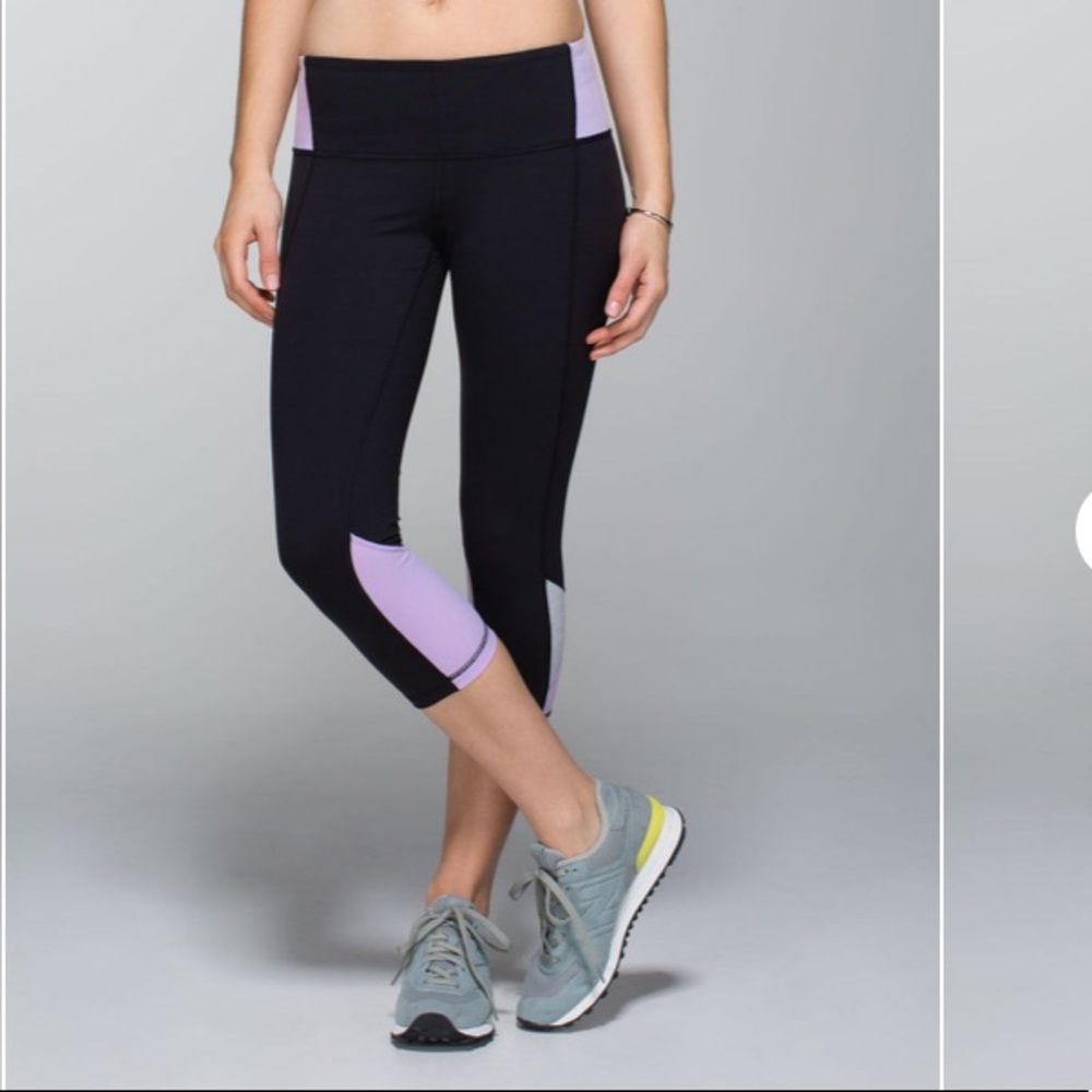 Lululemon Embody crops color block luon, size 4/XS